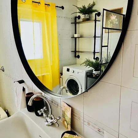 Yellow House Апартаменты Терамо